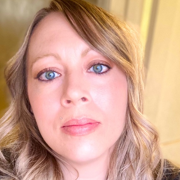 Meet your Posher, Tammy - Picture 2 of 2